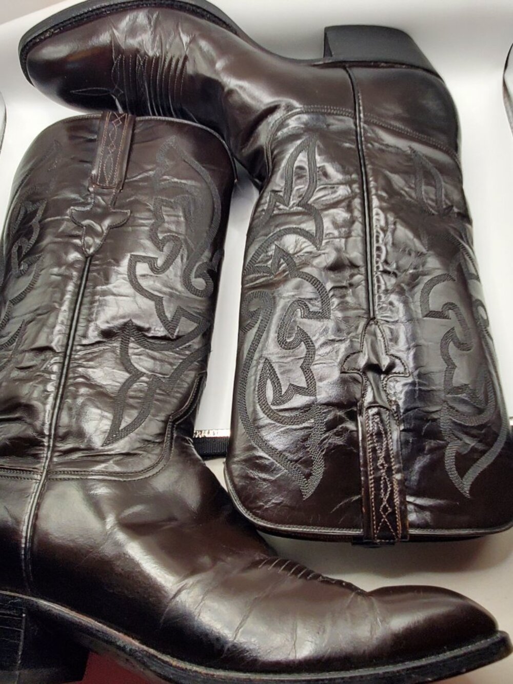 Lucchese Classics Black Cherry Cowboy Boots 10.5D Model 95501 - Picture 5 of 8